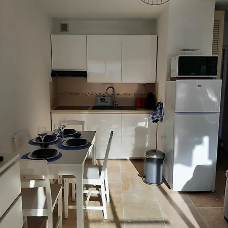 4 Pers Vue Wifi Piscine Parking Tennis Apartman Cassis